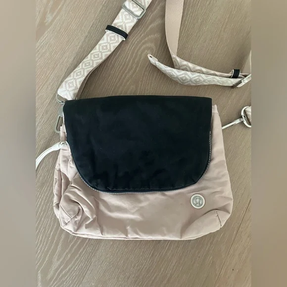 Lululemon Party Om Bag | Grain / Deep Coal / Angel Wing - Picture 11 of 12